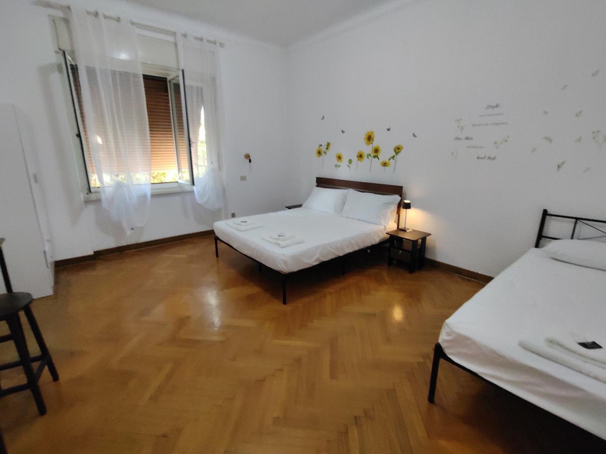 Dock Bay Lodge Hostello Триест Экстерьер фото