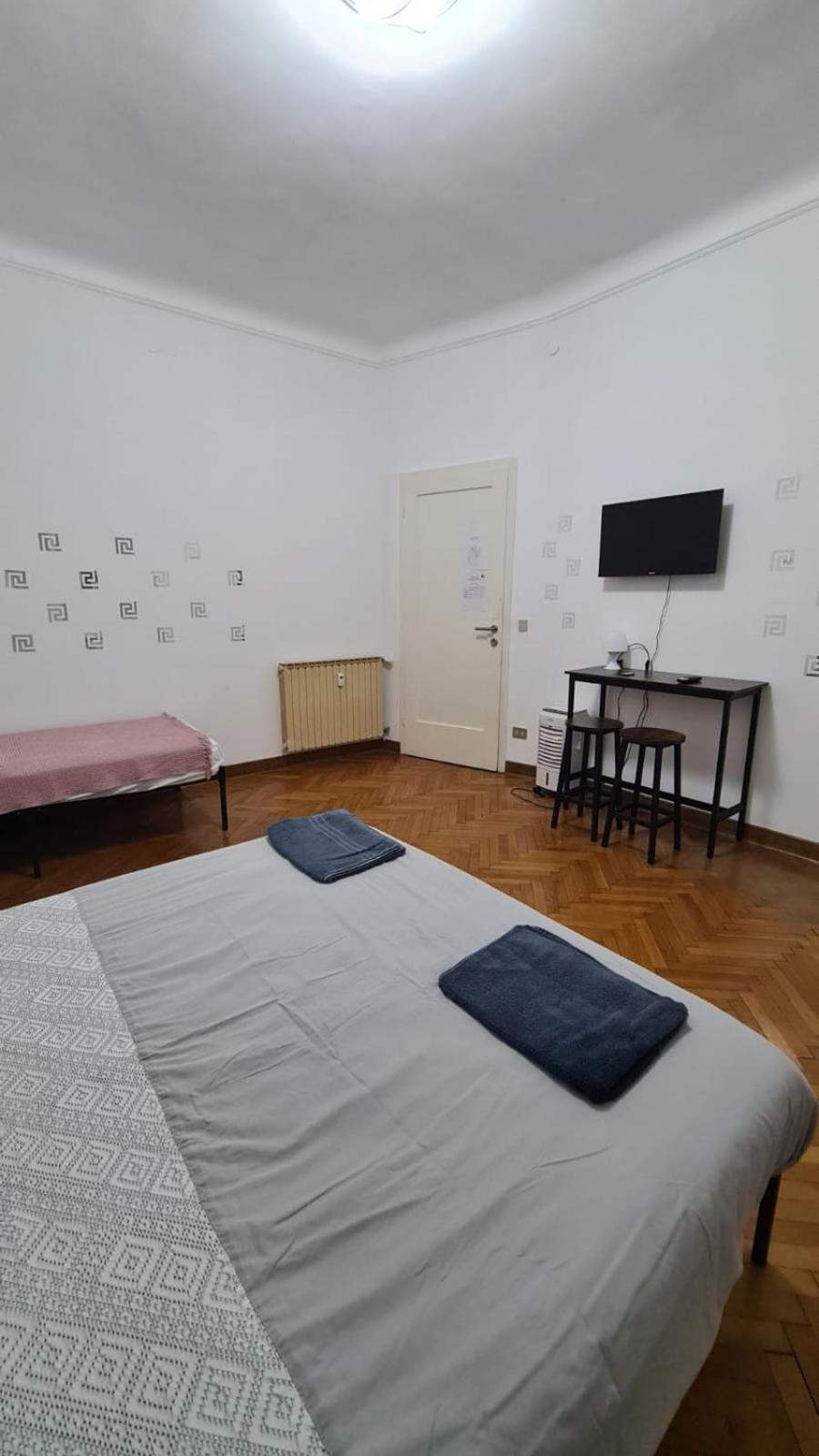 Dock Bay Lodge Hostello Триест Экстерьер фото
