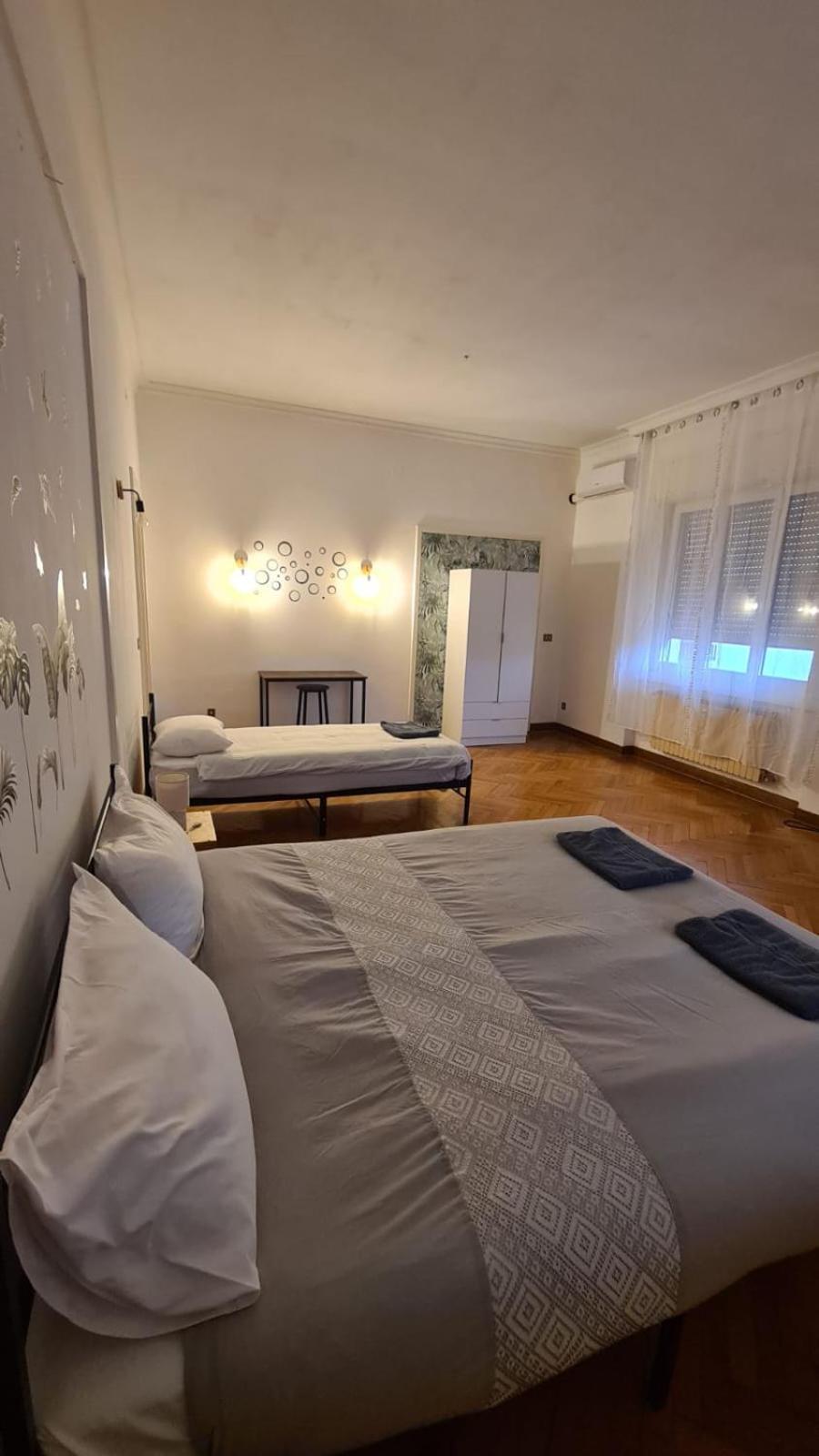 Dock Bay Lodge Hostello Триест Экстерьер фото