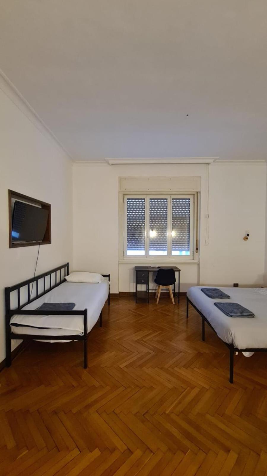 Dock Bay Lodge Hostello Триест Экстерьер фото