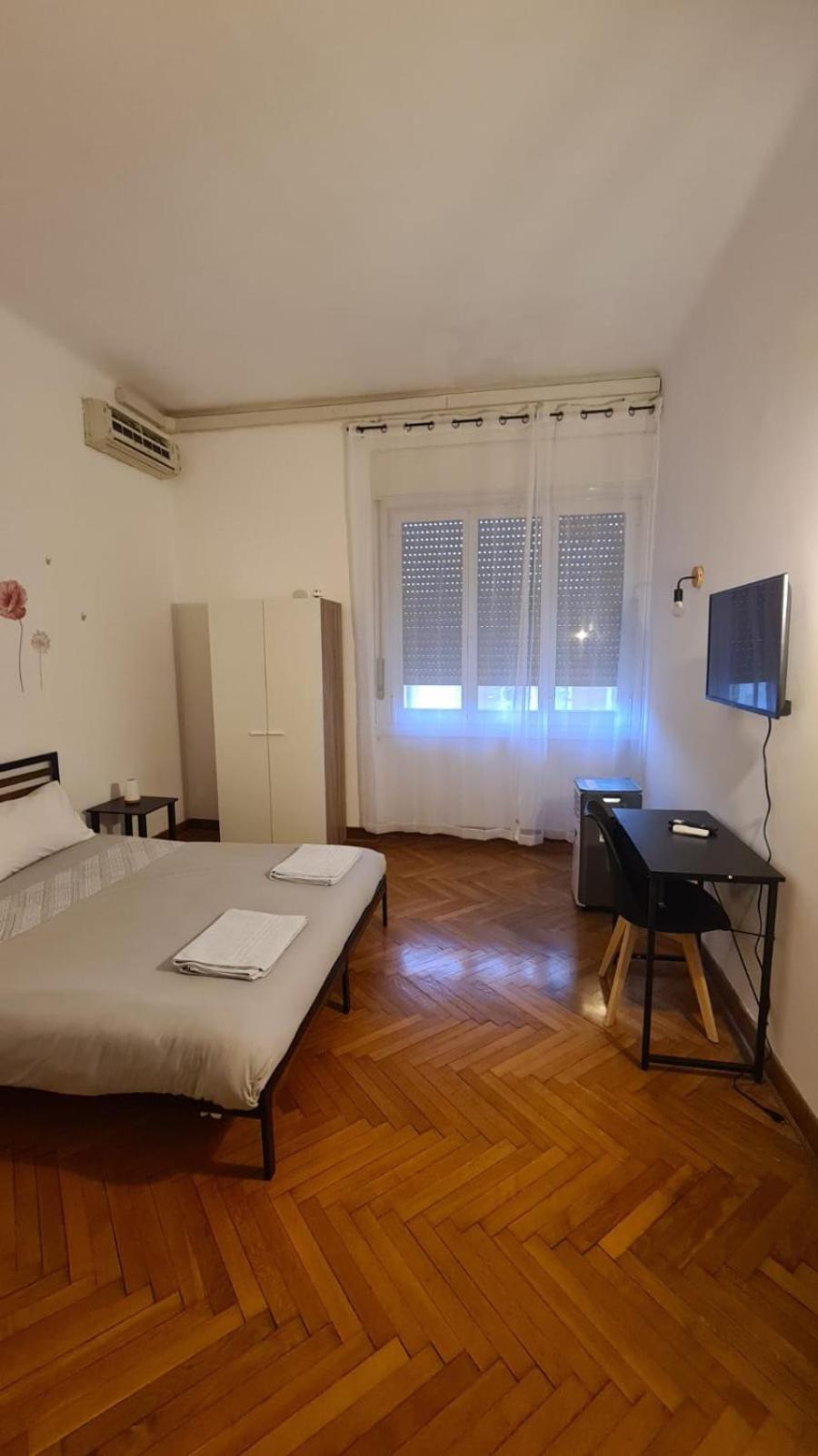 Dock Bay Lodge Hostello Триест Экстерьер фото